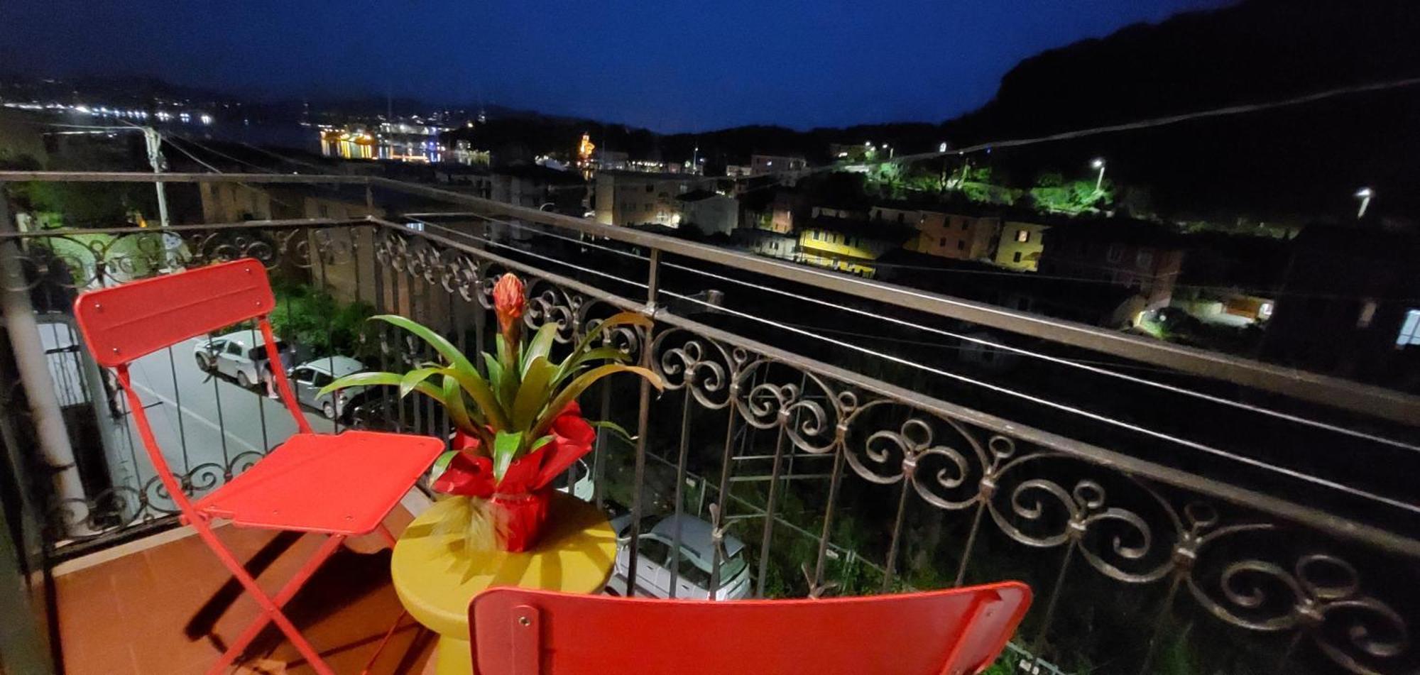 Moderno Appartamento Vista Mare, Con Parcheggio Privato Porto Venere Exterior foto